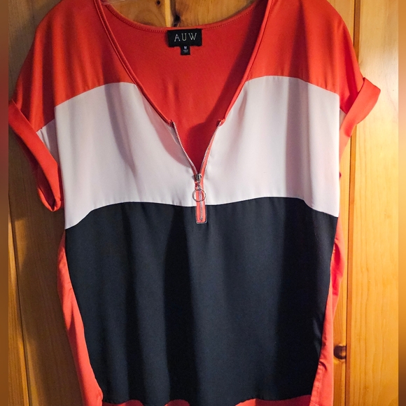 Quarter-zip Colorblock Top - Picture 3 of 3
